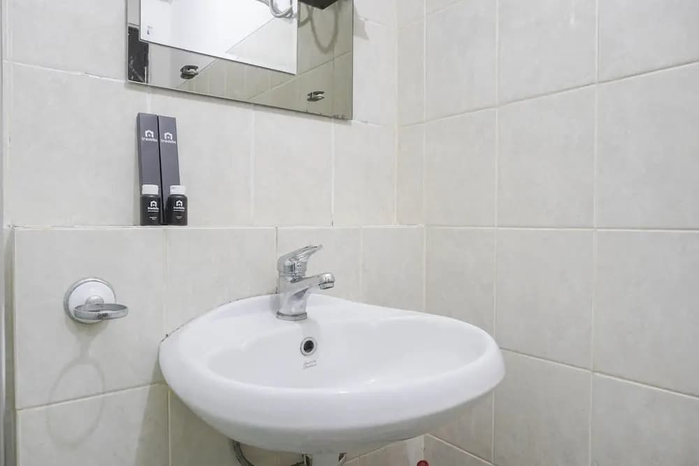Well Appointed 1Br At The Wave Kuningan Apartment - photo 7