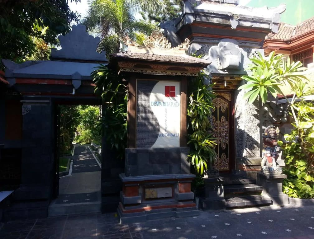 Dewa Bharata Bungalows Legian - photo 1