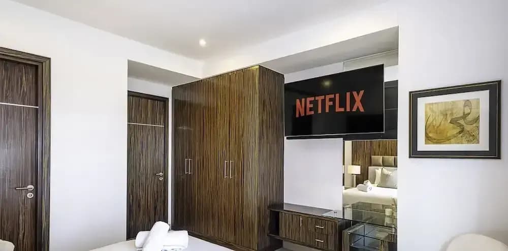 LUX  The Bonnington JLT Suite 2 - photo 5