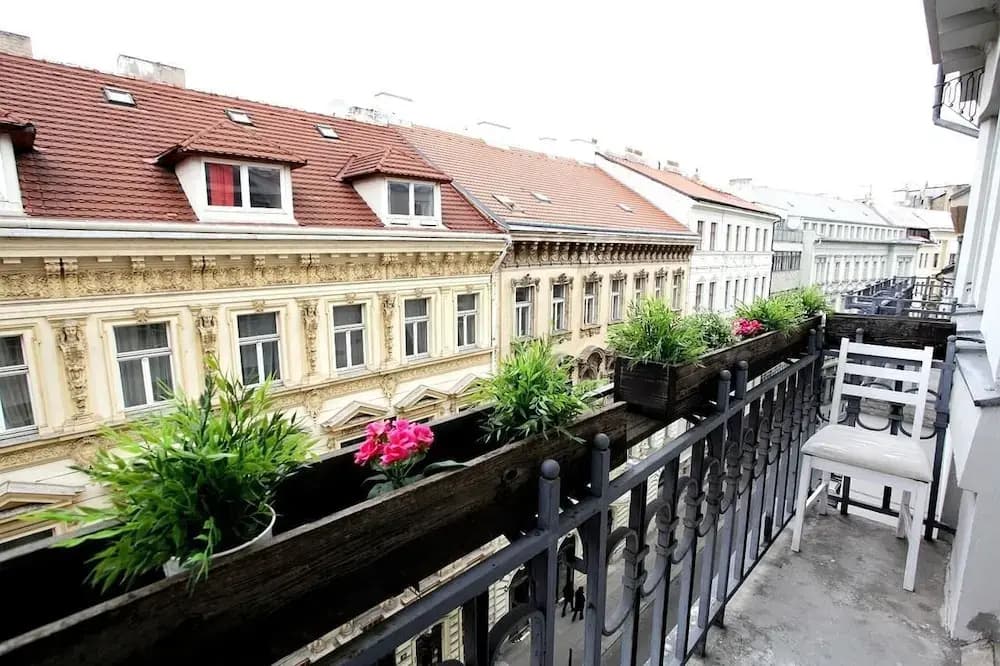Large Wenceslas Square Apartment - main photo