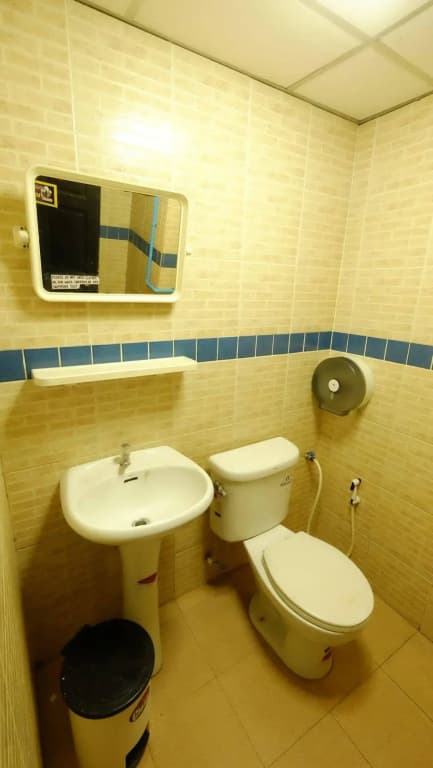 Let It Bee Econo Hostel - photo 9