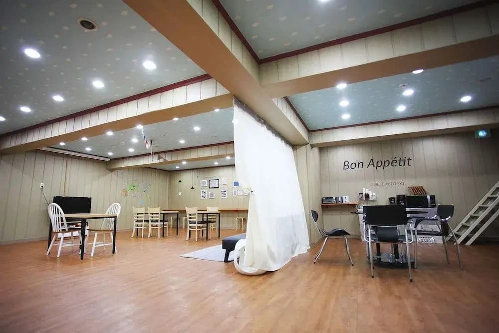Mori Guesthouse - Hostel - photo 17
