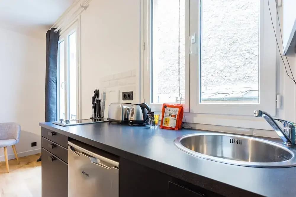 Cozy Studio in the Heart of Paris - photo 10