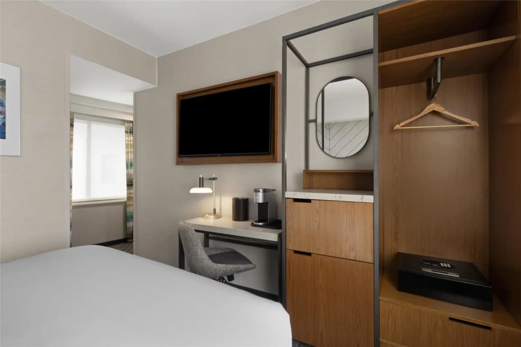 Hampton Inn Long Island City  NY - photo 21