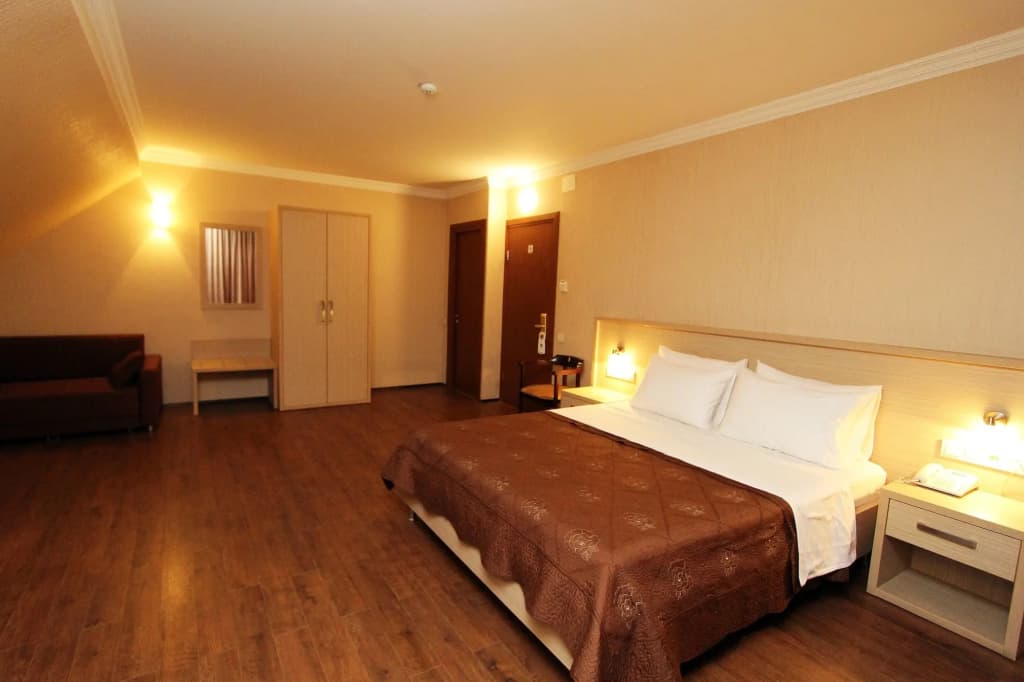 Batesta Hotel - photo 4