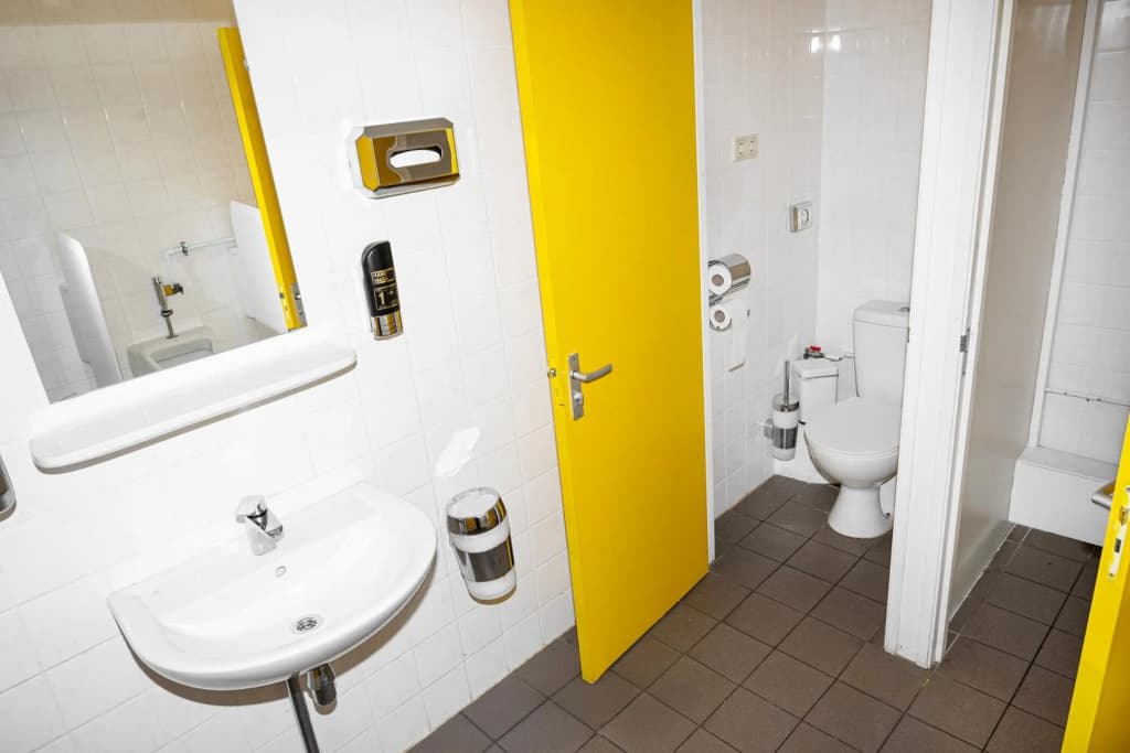 Amsterdam Teleport Hotel - photo 8