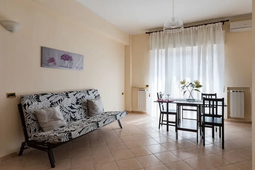 Lovely Central Apartment - photo 2