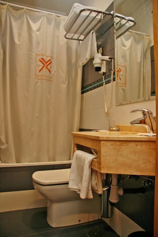 Hostal Victoria II - photo 16