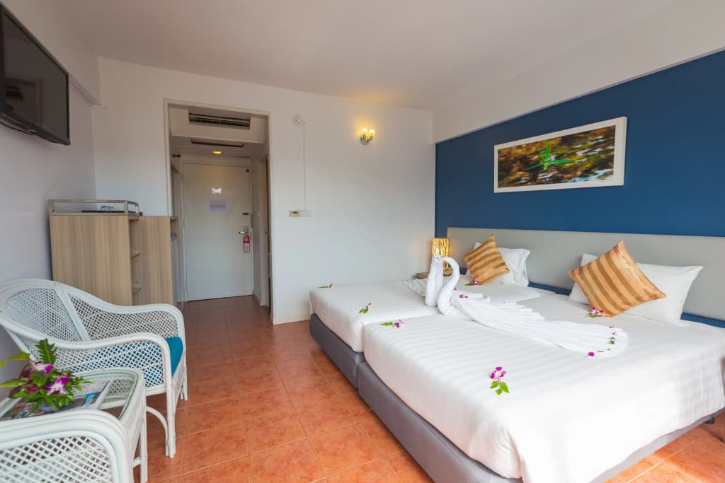 On Hotel Phuket Hotel - photo 4