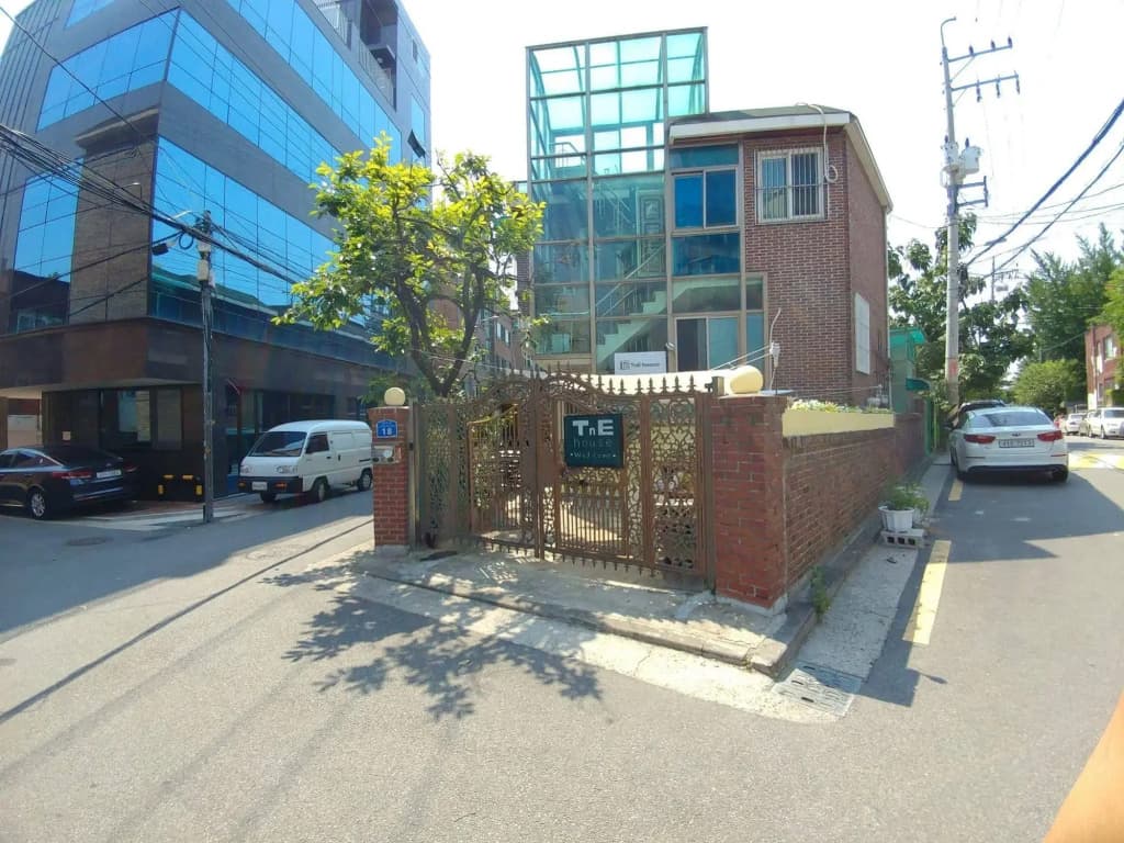 TnE House - photo 1