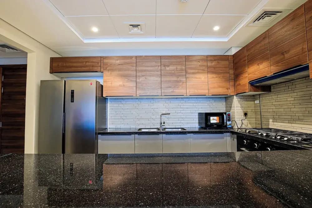 Luxurious 2BR Maids Eleganz Apt - photo 16