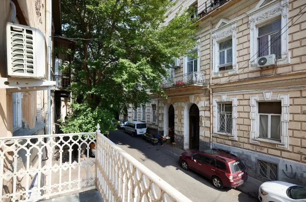 Apartment Mate - photo 1