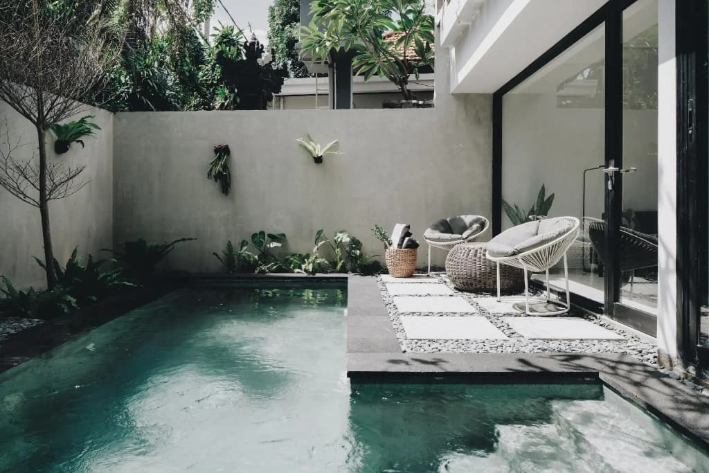 Lloyd's Inn Bali - photo 16