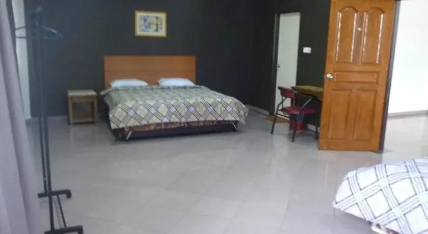 G Six Hotel - photo 5