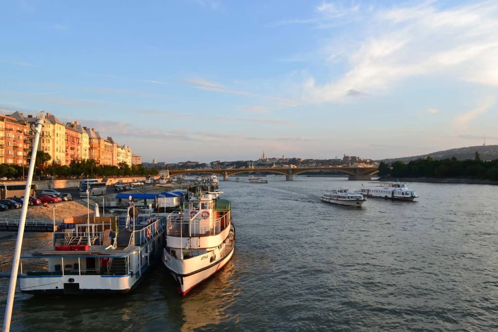 Fortuna Boat Hotel - photo 20