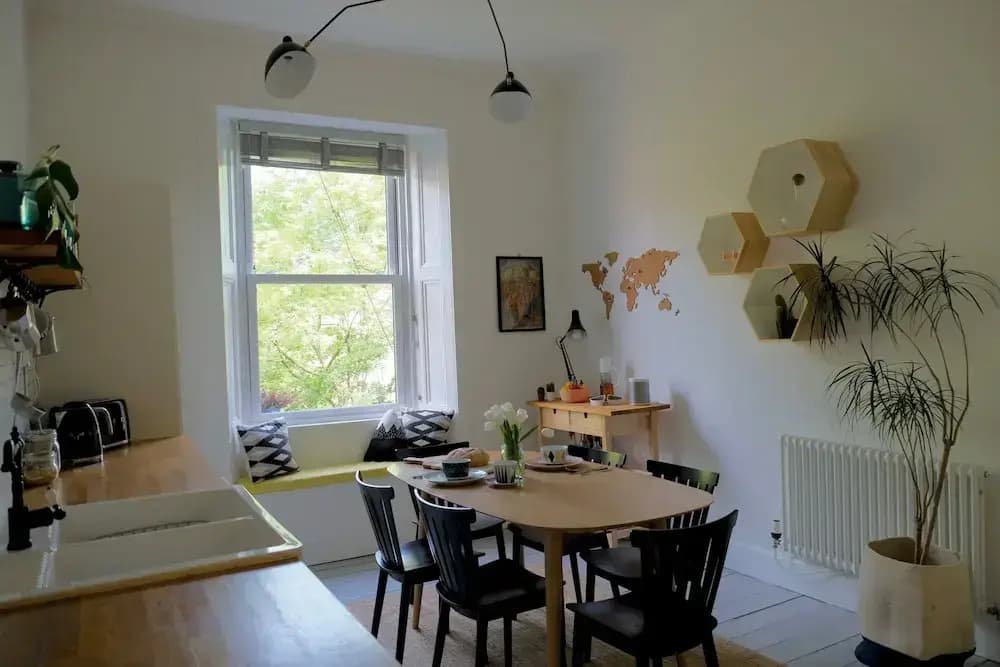 Scandi-style 1 Bedroom City Centre Apartment - photo 12