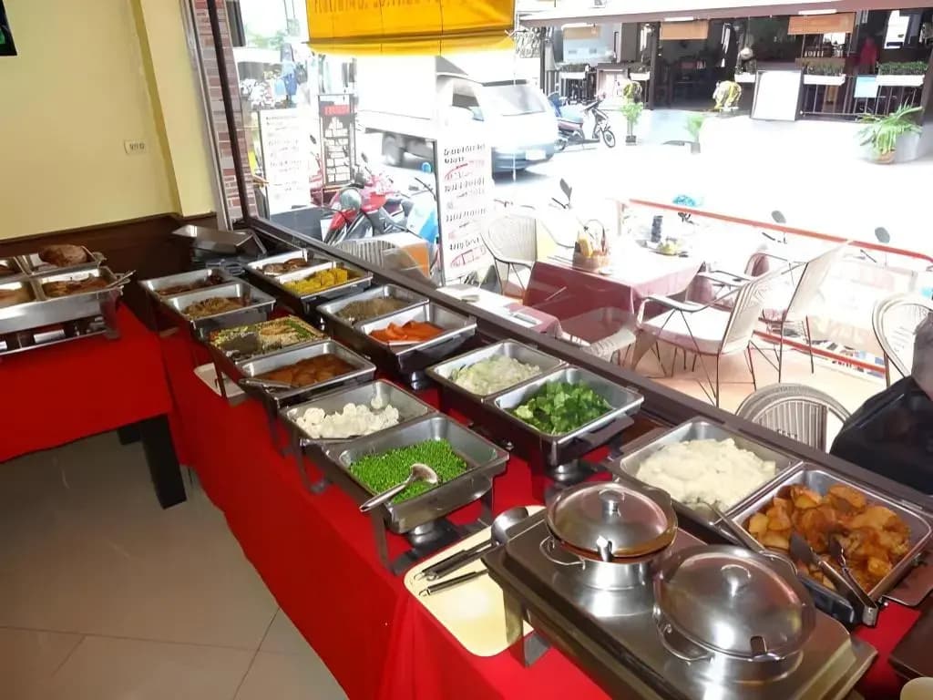 Robin’s Nest Guesthouse & Restaurant - photo 12