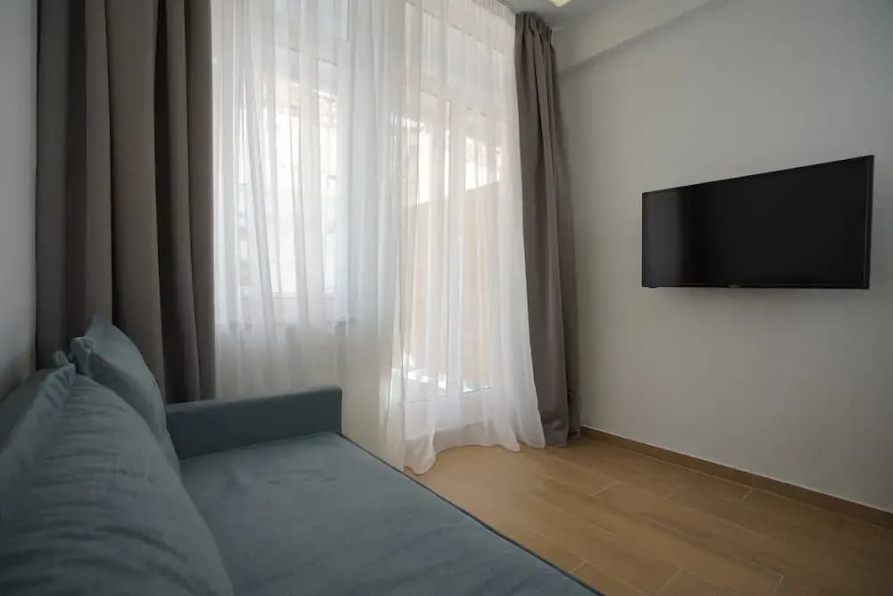 Tip Top Suites - photo 35