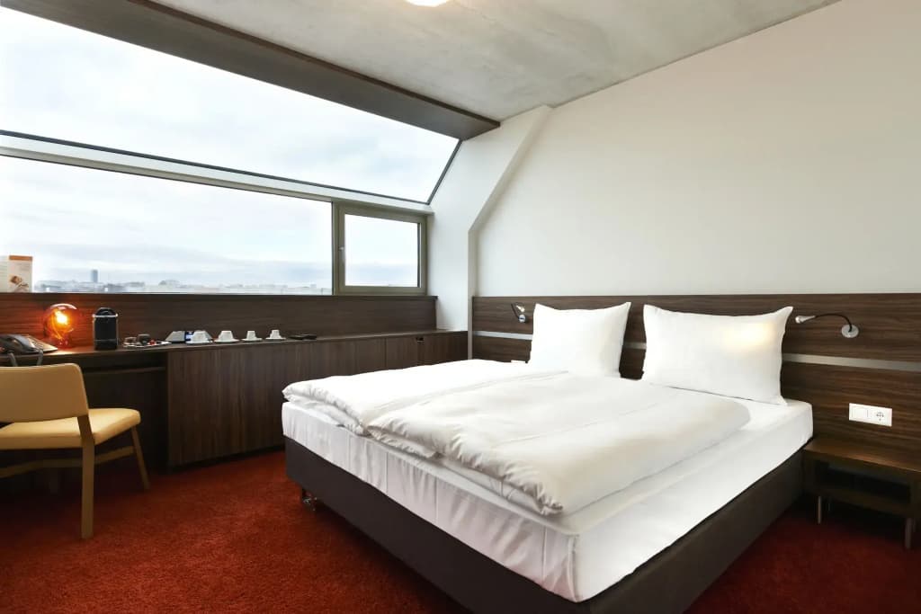 Simm’s Hotel – the cityhotel next to Metro U3 - photo 6