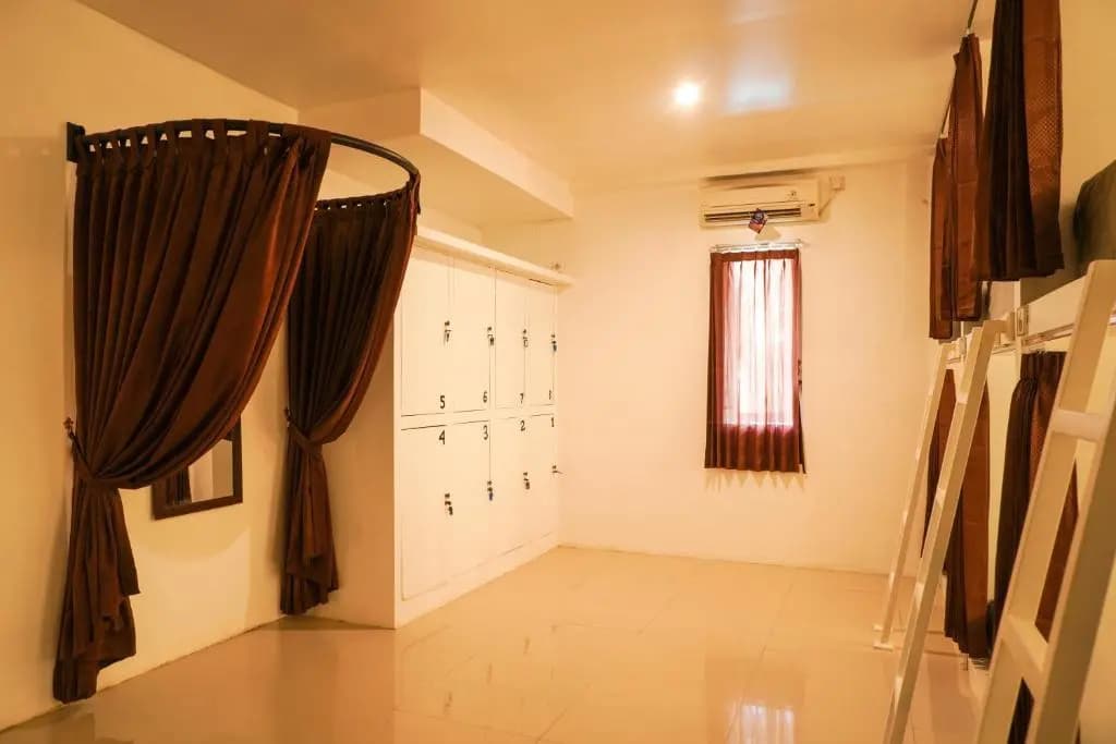 Wanderlust Hostel - photo 13