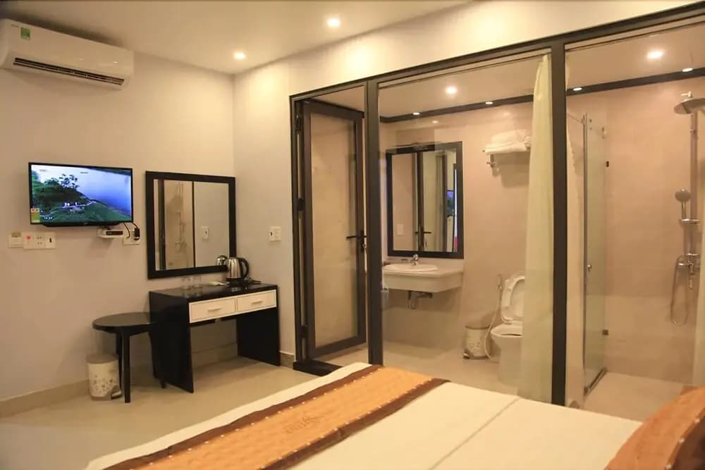 Sunshine Hotel - photo 7