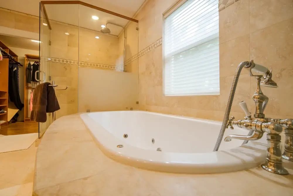 Crystal Court Estate - Four Bedroom Home - photo 8
