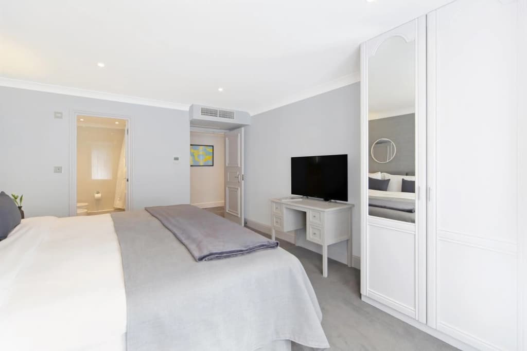 Mayfair House - photo 32