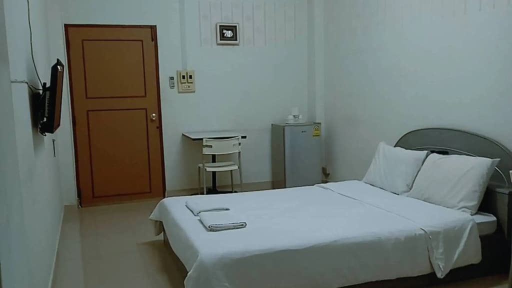 Green Apartment - photo 9