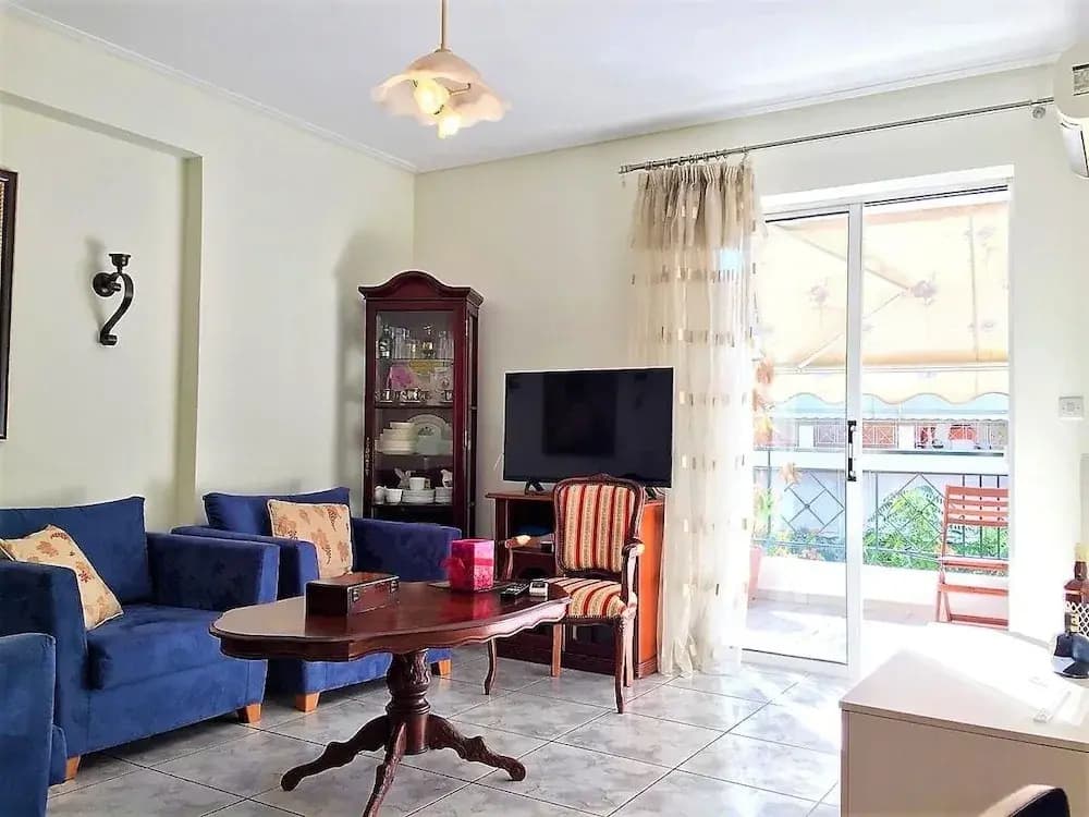 Comfy 3rd Floor Flat and Pspace - photo 3