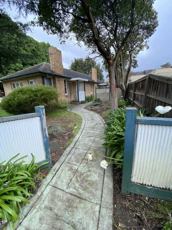 Mitcham train station  2 bedrooms unit - photo 11