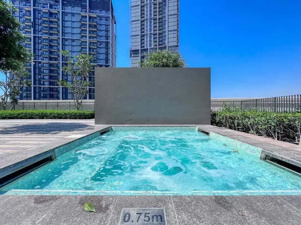 Bright 2BR in top Creek Rise Tower - photo 16