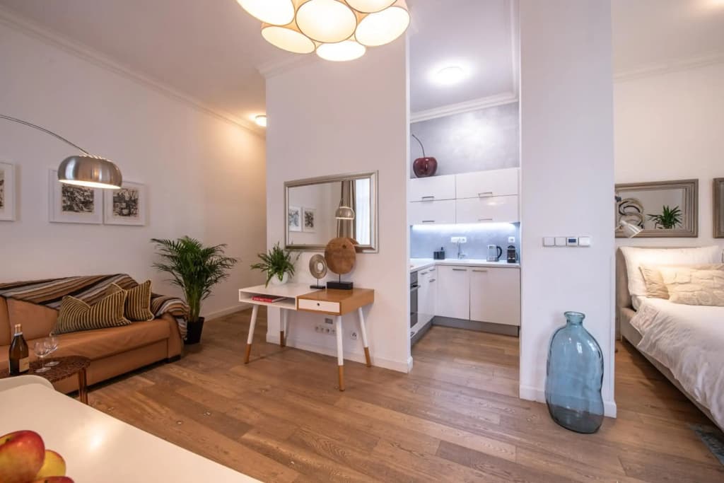 Modern Downtown APT - renovated, on ideal location - photo 6
