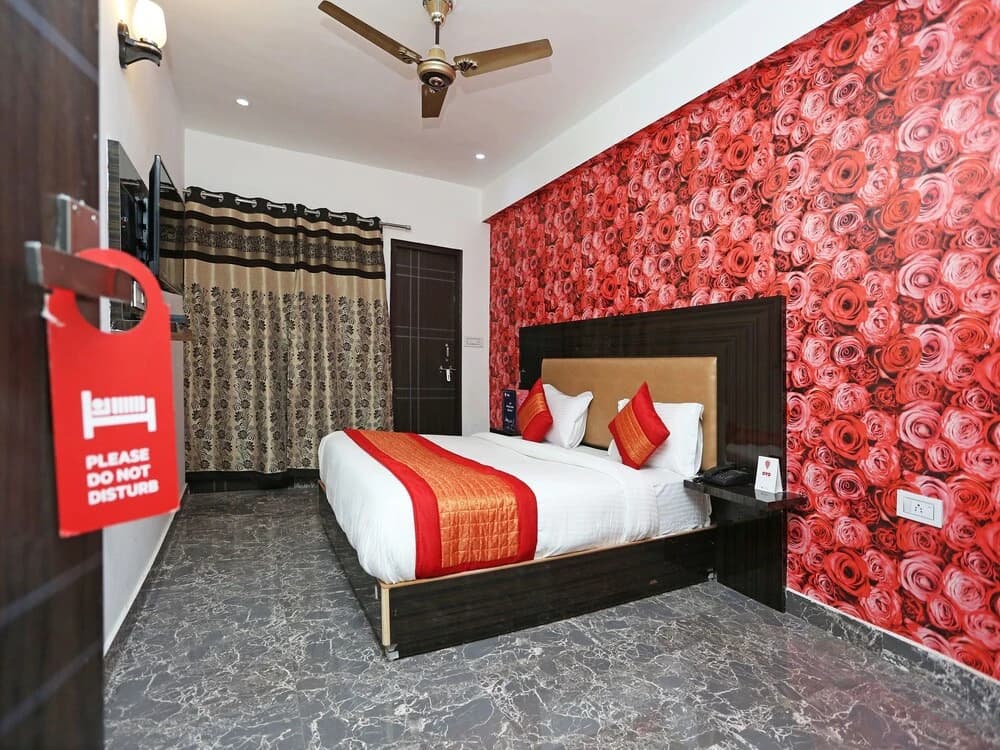 OYO 11405 Hotel Tej Palace - photo 9