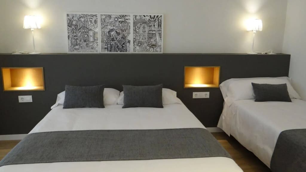 Hostal El Ninot - photo 16