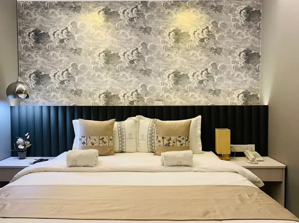 Red City Hotel - photo 4