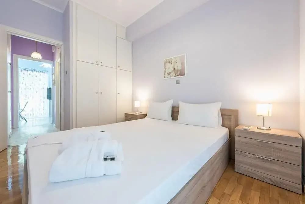 Central & Cozy Apartment With Balcony - photo 2