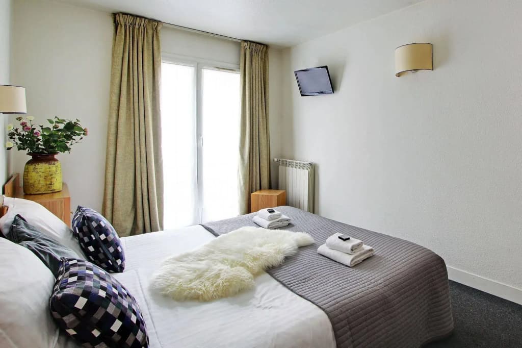 Les Lilas Serviced Apartments - photo 5