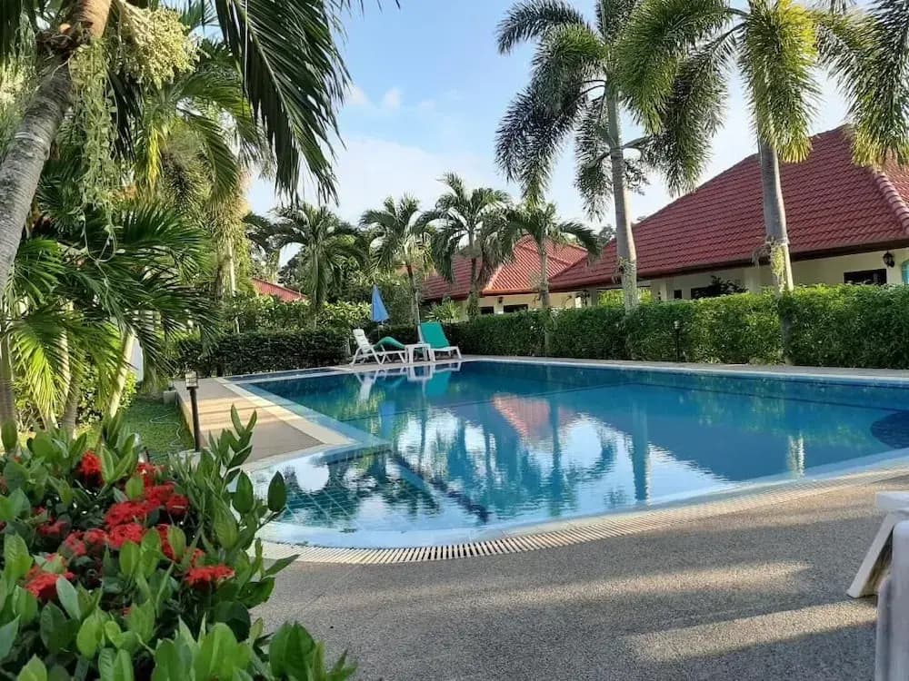 Smile House & Pool - photo 22