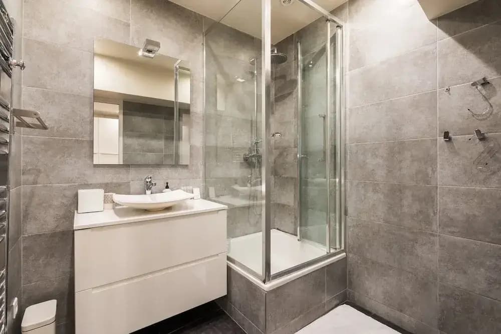 Spacious Apartment With 2 Rooms - photo 9
