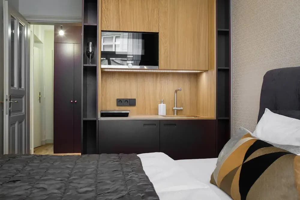 MN6 Luxury Suites by Adrez Living - photo 37