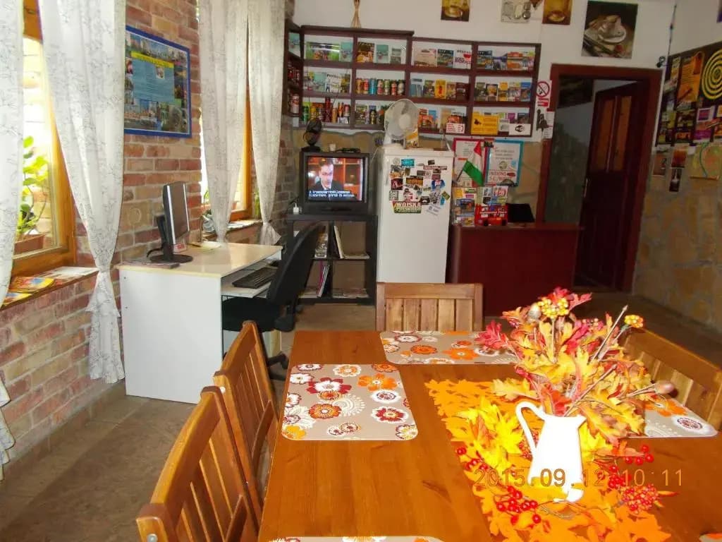 Hungaria Guesthouse - photo 13