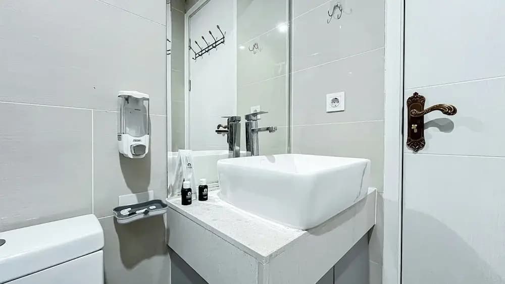 Nice and Comfortable 2BR Apartment at Daan Mogot City - photo 9