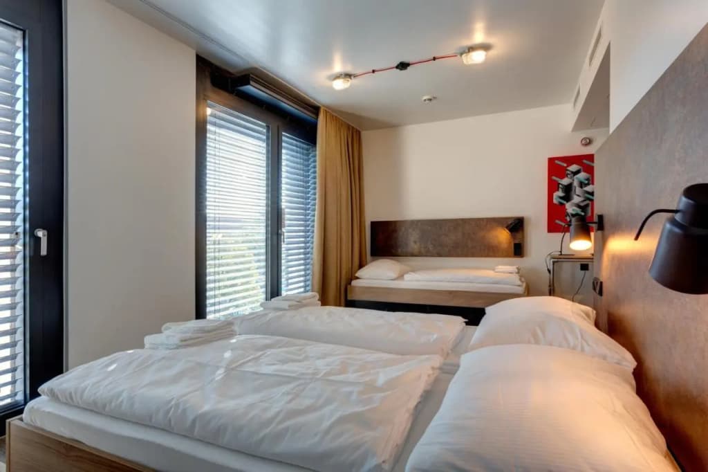 Meininger Hotel Berlin Tiergarten - photo 37