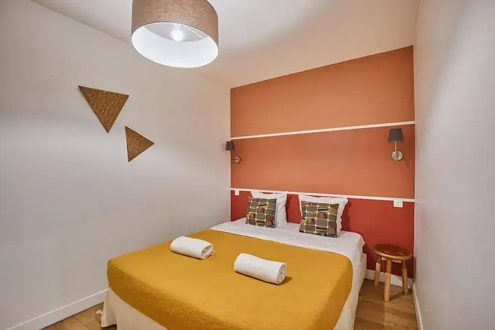 Superb 3 Bedroom Flat in the Center of Paris - photo 2