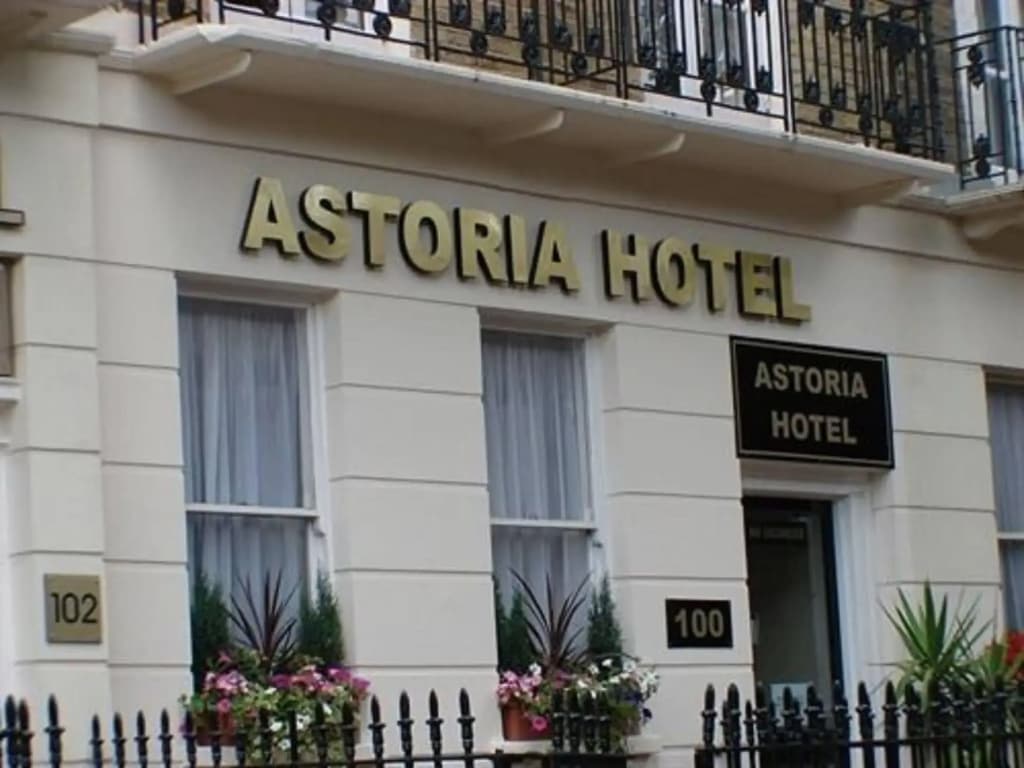 Astoria Hotel - main photo