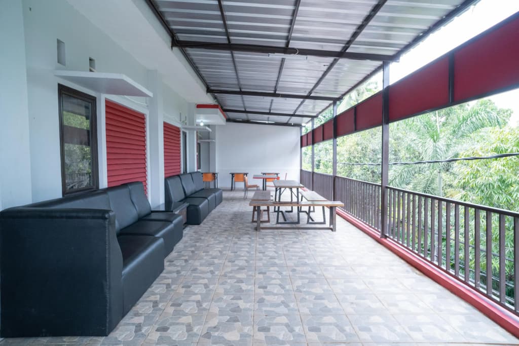 RedDoorz Plus near ITC Cempaka Mas 2 - photo 14