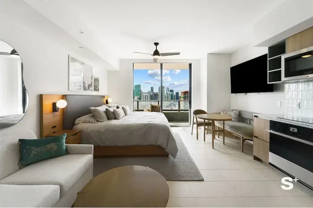 Miami Luxury Studio With City View - photo 5