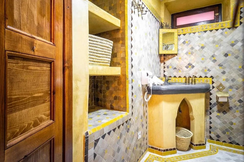 Riad Koutchi - photo 19