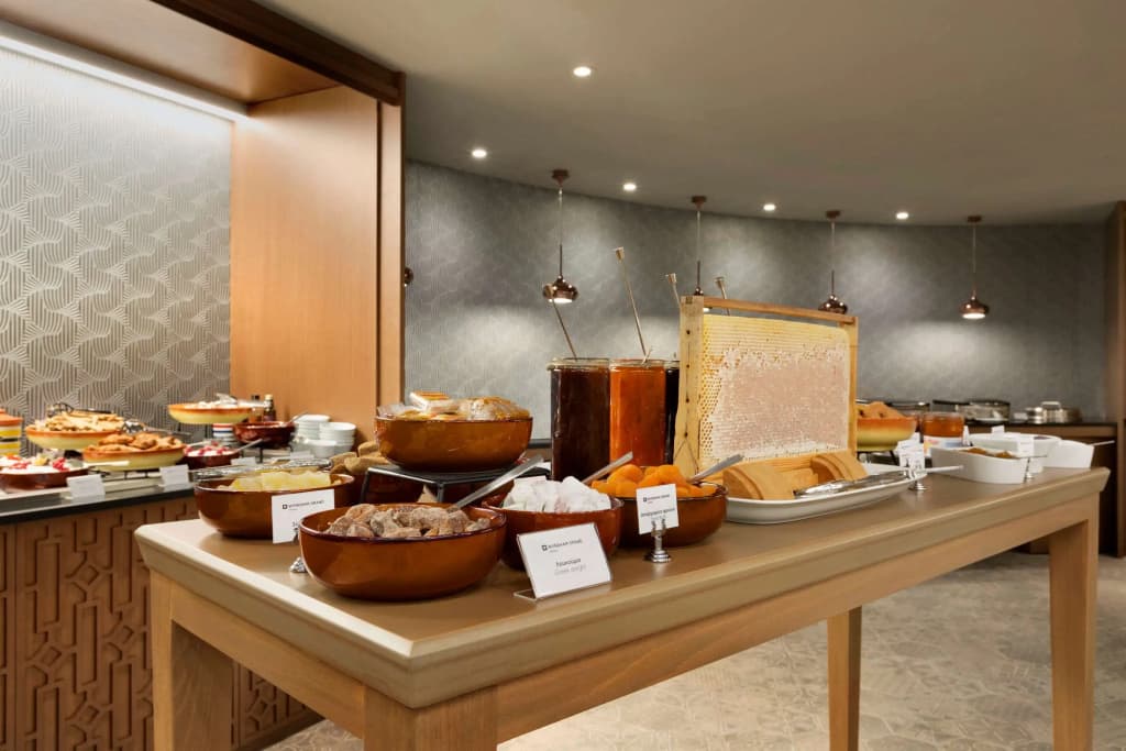 Zeus Wyndham Grand Athens Hotel - photo 12
