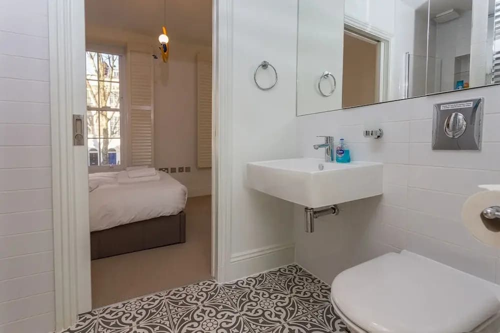 Luxury Victorian 3Bed Home in Central London - photo 9